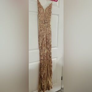 Beautiful sequins dress